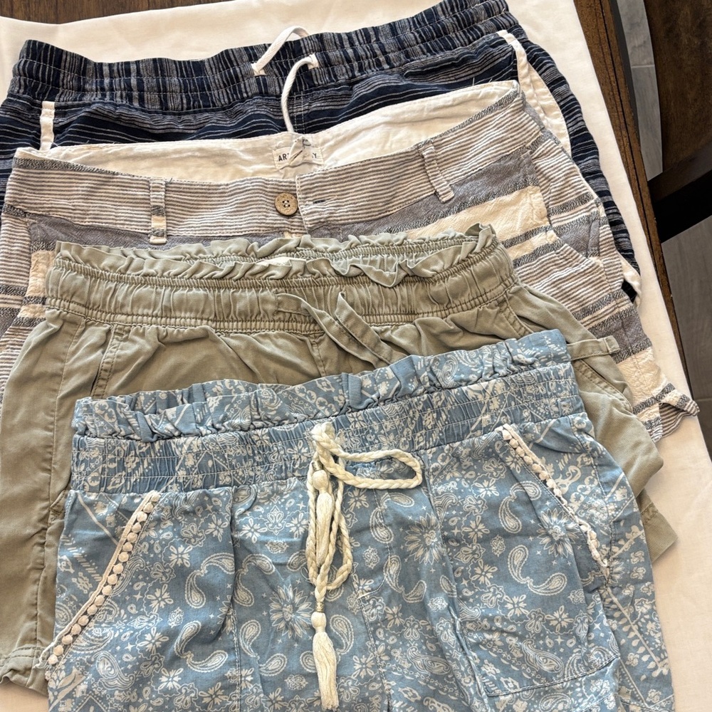 Set of 4 shorts! Blue Paisley and Neutral Tones Women's Cargo Shorts